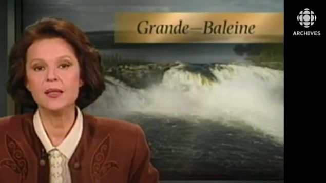 L'animatrice Michèle Viroly présente le reportage sur l'annulation du projet de Grande-Baleine le 18 novembre 1994.
