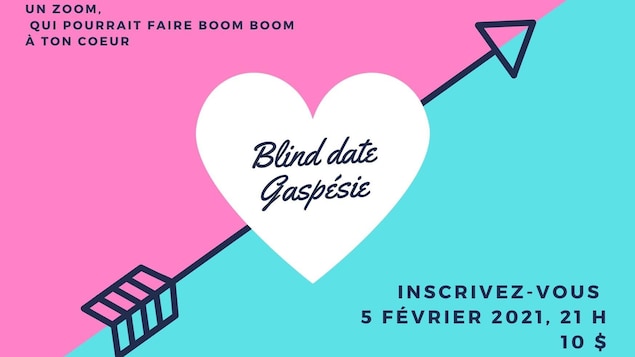 Un coeur blanc transpercé d'une flèche sur lequel il est écrit: Blind date Gaspésie.
