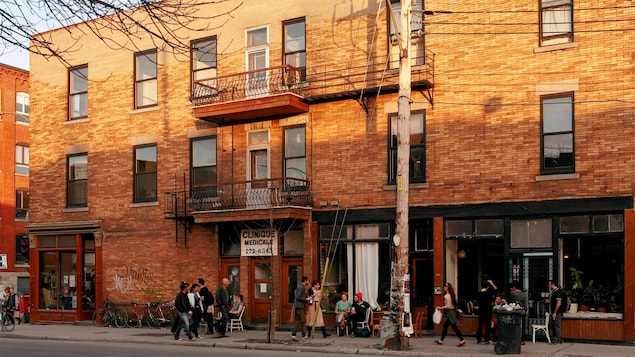 Vue de la rue d'un immeuble du Mile End