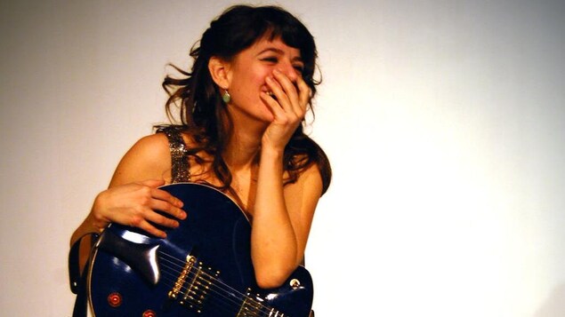 L'auteure-compositeure-interprète albertaine Ariane Mahrÿke Lemire.