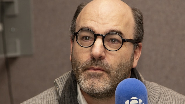 Alain Deneault au studio 30 de Radio-Canada, à Montréal, le 18 octobre 2018.
