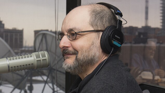 Benoît Melançon au studio 89 de Radio-Canada, à Montréal, le 16 février 2018