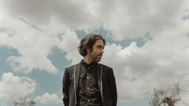 Patrick Watson met la table pour un nouvel album aux accents électroniques