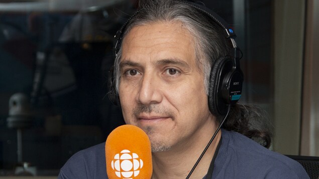 Stanley Vollant au studio 17 de Radio-Canada, à Montréal, le 9 septembre 2018.