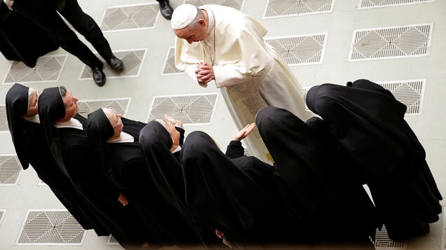 Rencontre du Pape François avec un groupe de religieuses au Vatican.