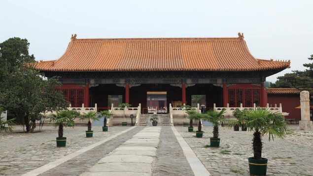Salle de la tombe de l'Empereur de la dynastie Ming.