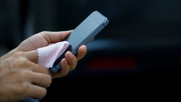 Votre téléphone est un lieu propice à la survie des bactéries.