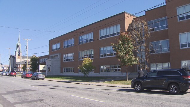 Photo de la façade de l'école. Photo de la façade de l'école.