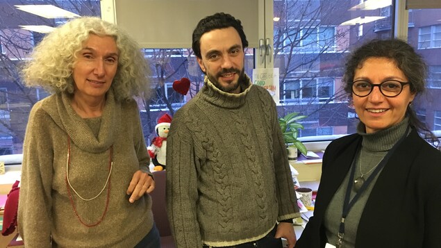 Cécile Rousseau, Mathieu Brami et Anousheh Machouf dans les bureaux de l'Équipe polarisation