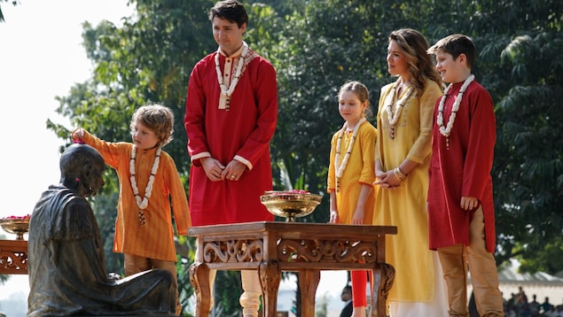 La famille de Justin Trudeau a revêtu des habits traditionnels lors de sa visite en Inde.