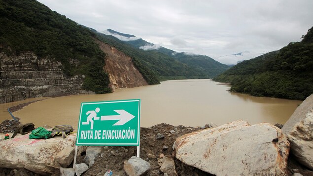 En Colombie, le barrage hydroélectrique Hidroituango menace de s’effondrer à la suite des pluies abondantes des dernières semaines.