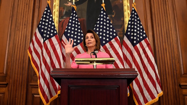 Nancy Pelosi veut devenir présidente de la Chambre des représentants. 