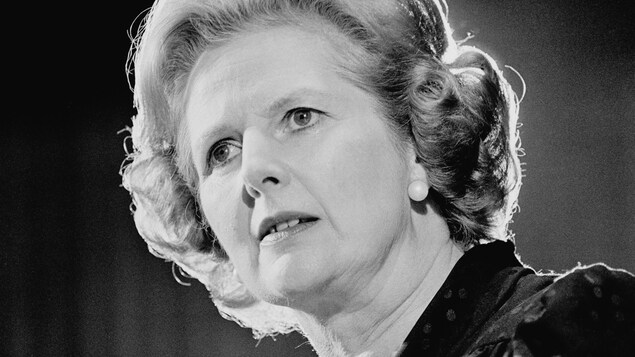 La première ministre britannique Margaret Thatcher prononçant un discours en 1980.