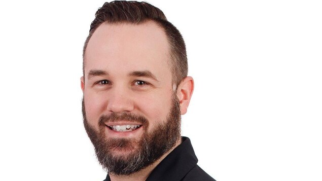 Le président d'honneur du 23e Défi OSEntreprendre Côte-Nord, Jean-François Gauthier, propriétaire du magasin Sports Experts de Baie-Comeau.