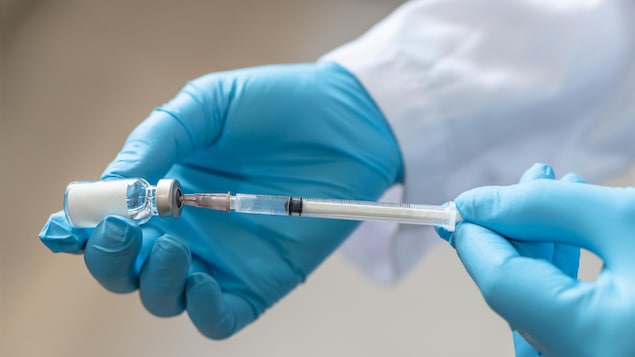 Retard dans la livraison de doses de vaccin contre la COVID-19 au Québec