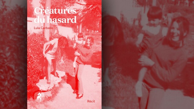 Une photo rouge d'enfants qui rigolent. Une photo rouge d'enfants qui rigolent.
