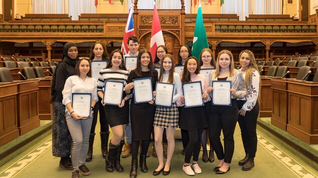 Les membres du Parlement jeunesse francophone de l'Ontario 2020 de la Fédération de la jeunesse franco-ontarienne (FEFSO).