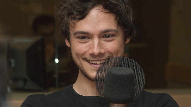Nicolas Ellis au micro de Catherine Perrin. Nicolas Ellis au micro de Catherine Perrin.
