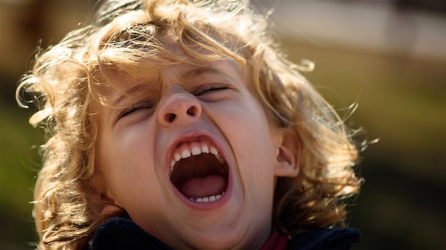 Un enfant en plein accès de colère.