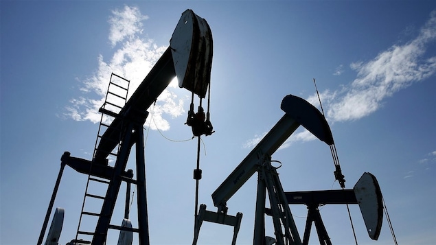 L'industrie du pétrole connaît des temps difficiles en Alberta. L'industrie du pétrole connaît des temps difficiles en Alberta.