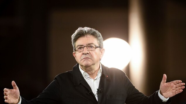 Jean-Luc Mélenchon lors d'un discours à Lille, le 12 avril