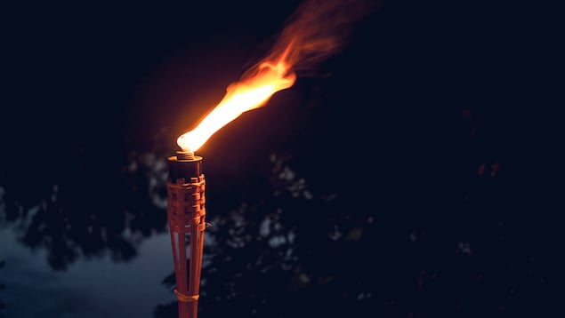 Un flambeau de jardin semblable à ceux qui ont été utilisés lors des manifestations du 12 août, à Charlottesville, en Virginie