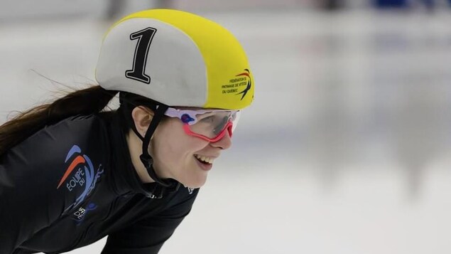 Emmanuelle Leclerc souriante.