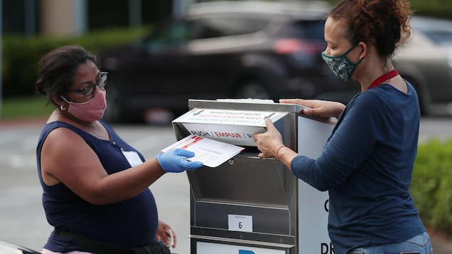 Le vote par correspondance en danger aux États-Unis, selon un lanceur d’alerte