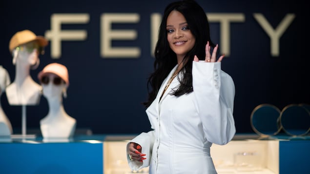 Rihanna prêtera sa voix à la Schtroumpfette au cinéma