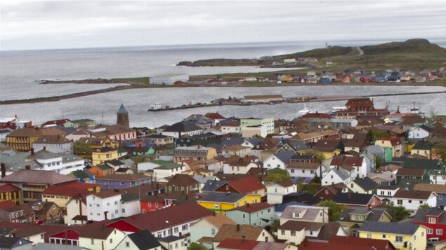Un panorama de la ville de Saint-Pierre.
