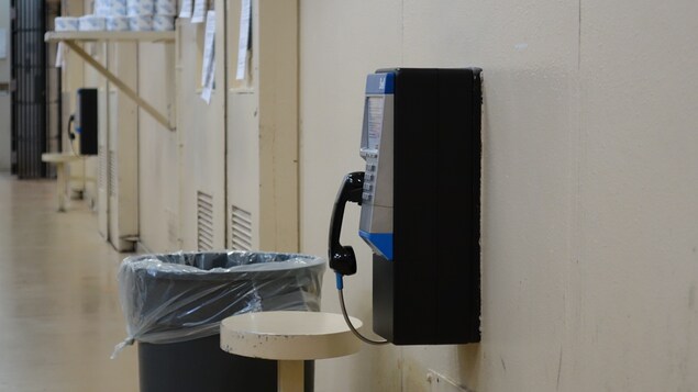 Des appels en prison à 1 $ la minute avec Bell en Ontario