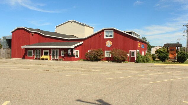 Les membres d’un théâtre à Yarmouth montrent la porte à leur conseil d’administration
