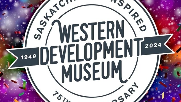 Le logo du 75e du Western Decelopment Museum avec les dates de 1949 et 2024
