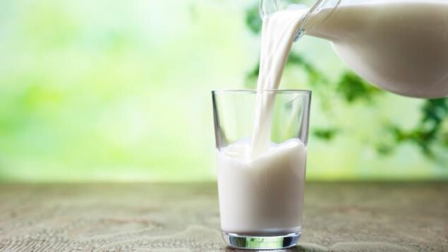 Un verre de lait.