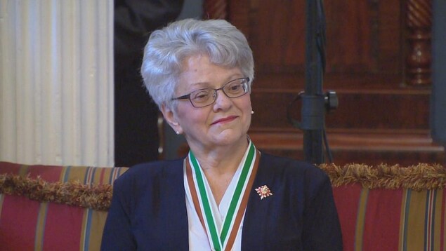 La lieutenante-gouverneure de l'Île-du-Prince-Édouard, Antoinette Perry.