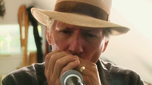 Gérald Laroche au Festival : tout un monde dans un si petit harmonica
