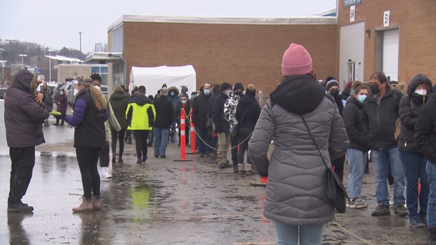 COVID-19 : pas encore de prise de rendez-vous de dépistage jeudi matin au Québec