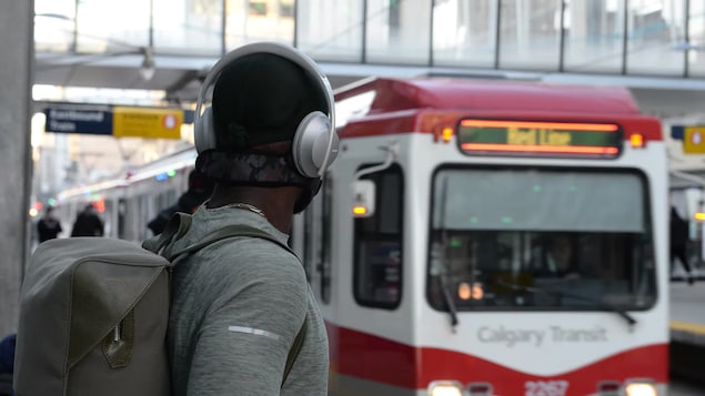 Calgary Transit : des milliers d’utilisateurs signalent des incidents par texto