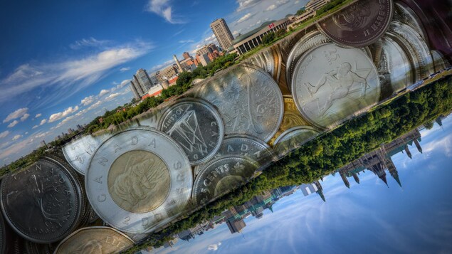 Montage des rives de Gatineau et d'Ottawa et de pièces de monnaie.