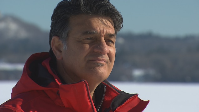 Dominico Farinaccio sur la glace du lac Brompton