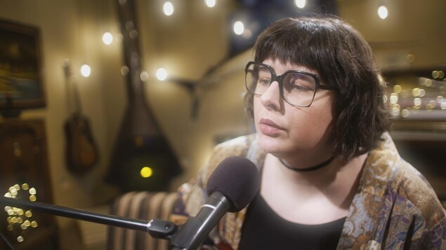 Émilie Lebel, alias éemi dans le Petit local de l'Atelier culturel