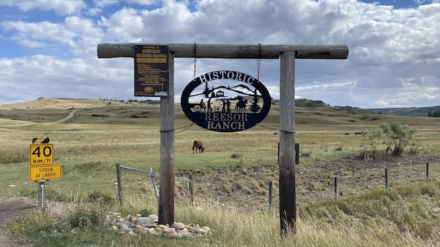 Le panneau pour indiquer l'emplacement du ranch.