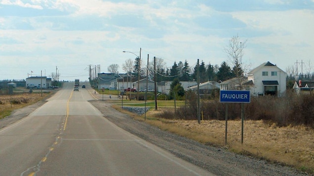 En plein hiver nord-ontarien, des citoyens de Fauquier-Strickland se sont réunis determination    manifester.
