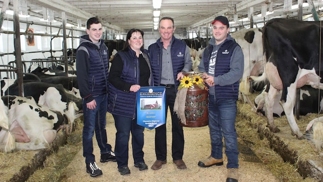 La ferme Morine de Coaticook remporte un prix pour la qualité de son lait