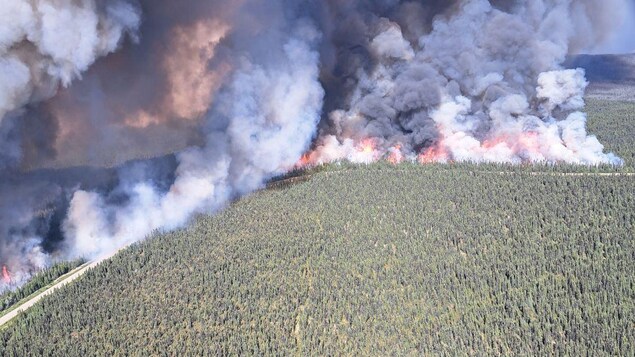 Pinakamalaking Wildfire Sa Kasaysayan Ng B.C. Malapit Na Sa Highway ...