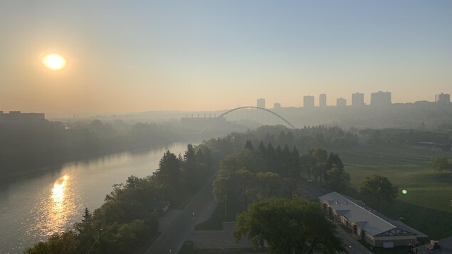 Troisième journée d’affilée de mauvaise qualité de l’air en Alberta
