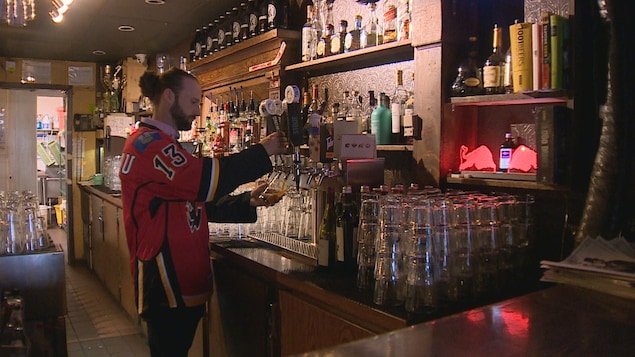 Hockey : la fièvre des séries s’empare des restaurateurs de l’Alberta