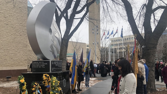 À Edmonton, une foule se rend à la commémoration de l’Holodomor