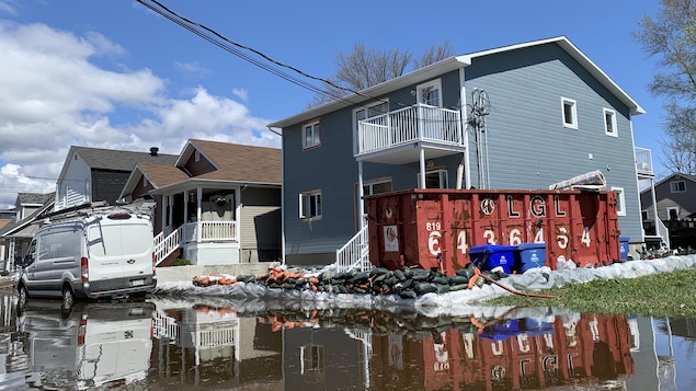  Québec retarde la publication des nouvelles cartes des zones à risque d’inondation 