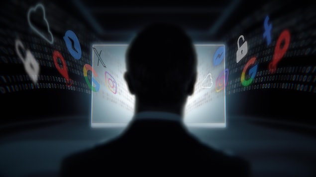 Illustration d'un homme assis devant un écran d'ordinateur. Plusieurs symboles d’applications et de réseaux sociaux semblent être inspirés vers l’écran.